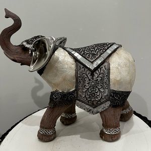 Lucky Elephant large wooden white/ brown/silver